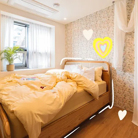 Hongik Univ Station Wave Family Suite #2